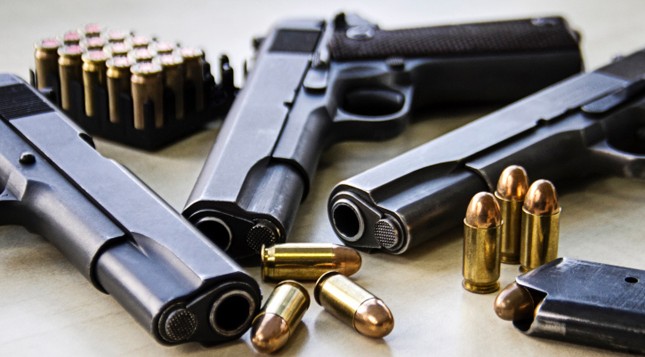 Jovem morre com selfie, ao confundir camera com pistola.