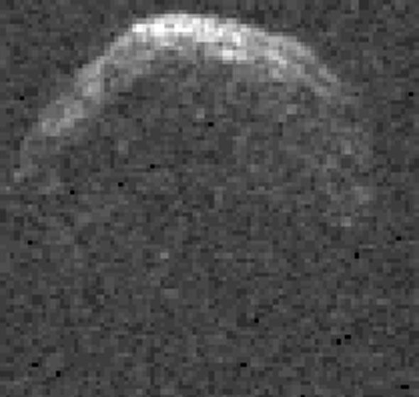 Uma imagem do mega asteroide 1950 DA captada quando este estava a 5,2 milhões de milhas da Terra em 2001.