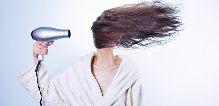 cabelos-mulher-secador