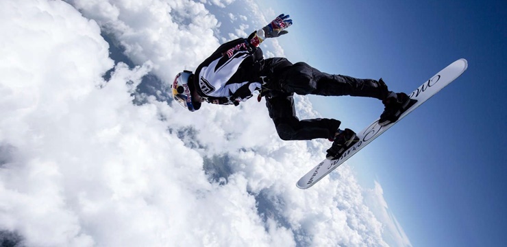 sean-maccormac-dives-into-the-clouds