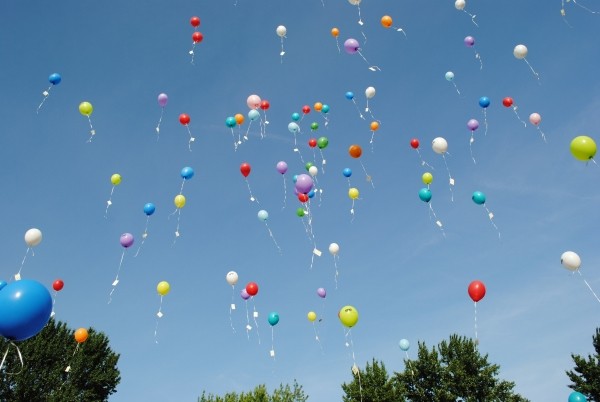 balloons-celebration-float-helium-ease-celebrate
