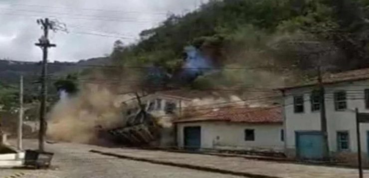 Vídeo: deslizamento de terra destrói casarão histórico em Ouro Preto